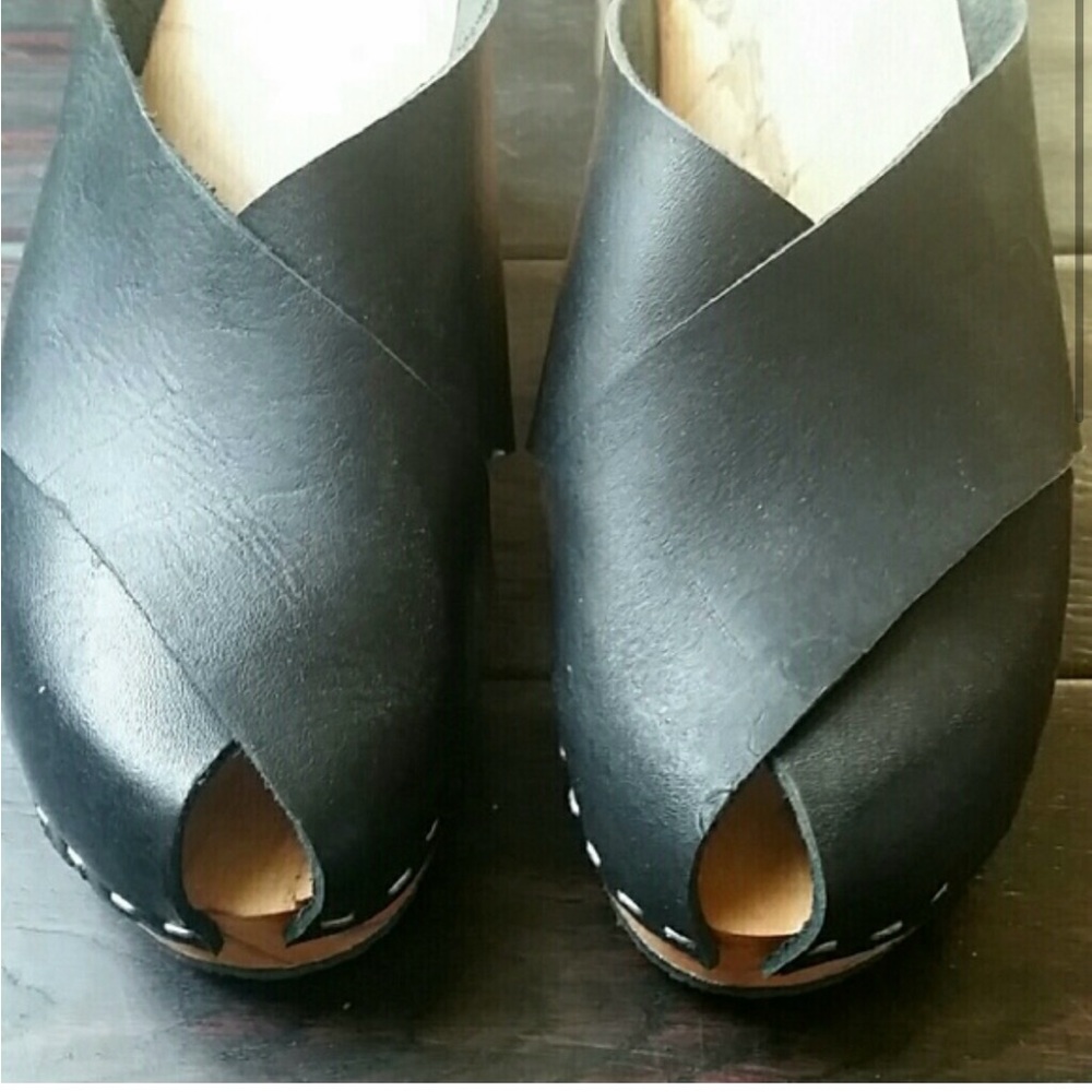 Black Leather Women's Clogs - Picture 2 of 5